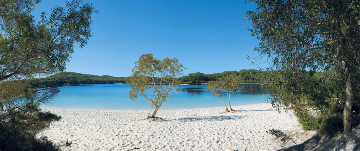 Lake McKenzie on Fraser Island
